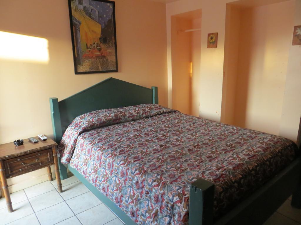 Copacabana Inn Los Angeles Room photo